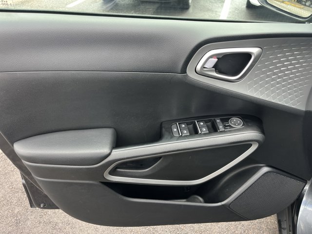 Vehicle image 6 of 15