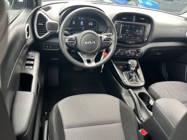 Vehicle image 8 of 15