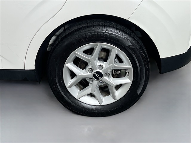 Vehicle image 31 of 44