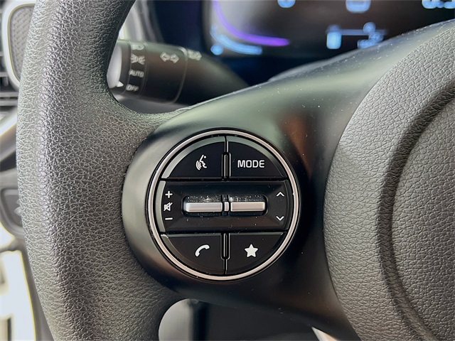 Vehicle image 13 of 44