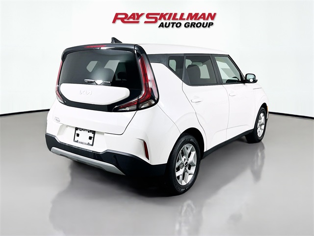 Vehicle image 5 of 44