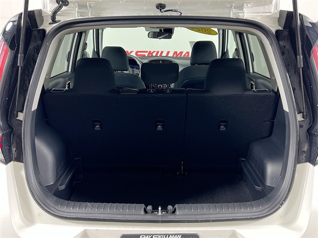 Vehicle image 23 of 44