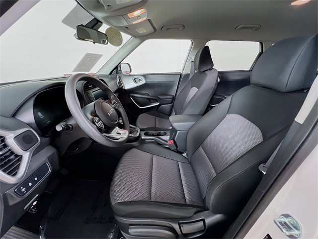 Vehicle image 10 of 44