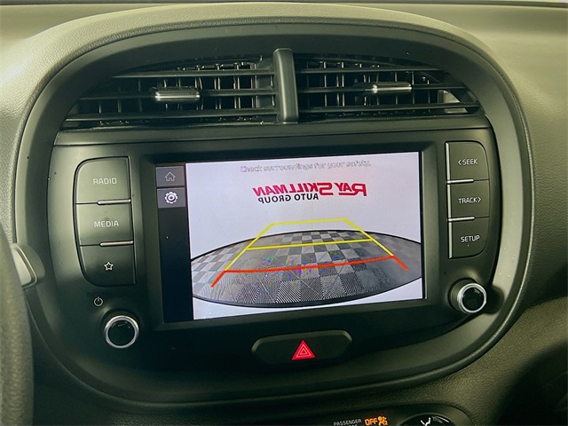 Vehicle image 17 of 44