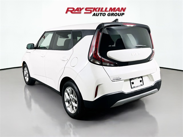 Vehicle image 7 of 44