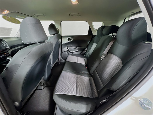Vehicle image 21 of 44