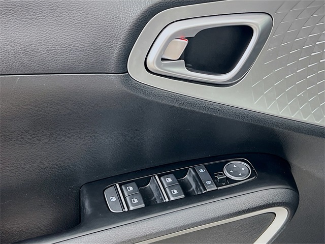 Vehicle image 9 of 44