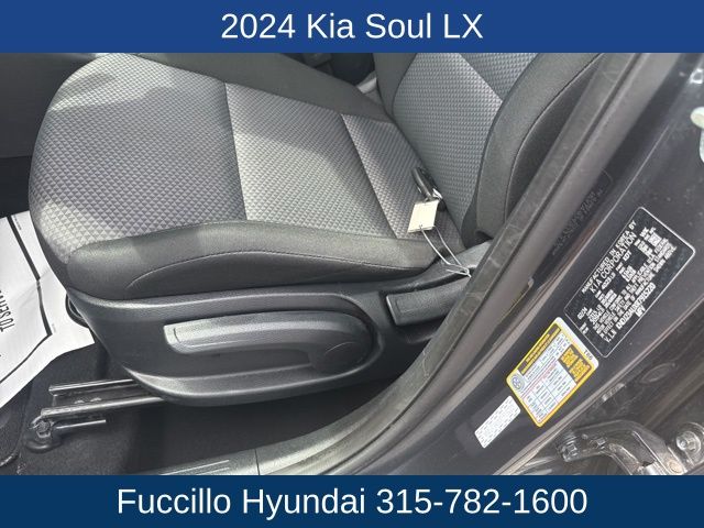 Vehicle image 18 of 21