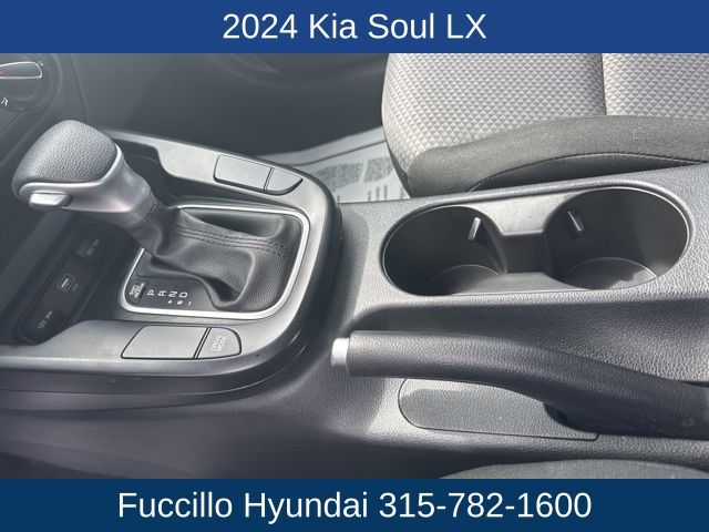 Vehicle image 17 of 21