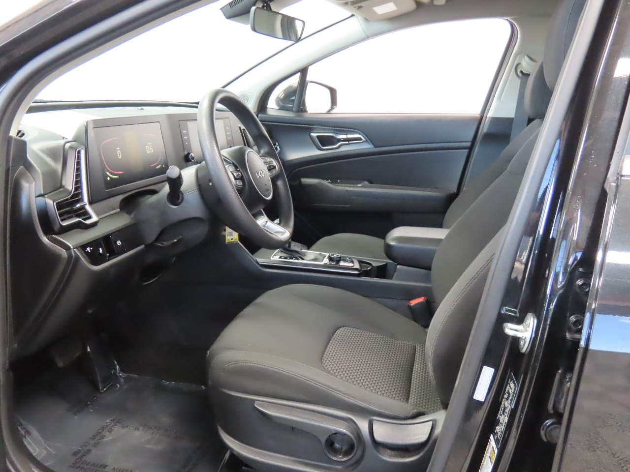 2024 Kia Sportage LX Image 17 of 18