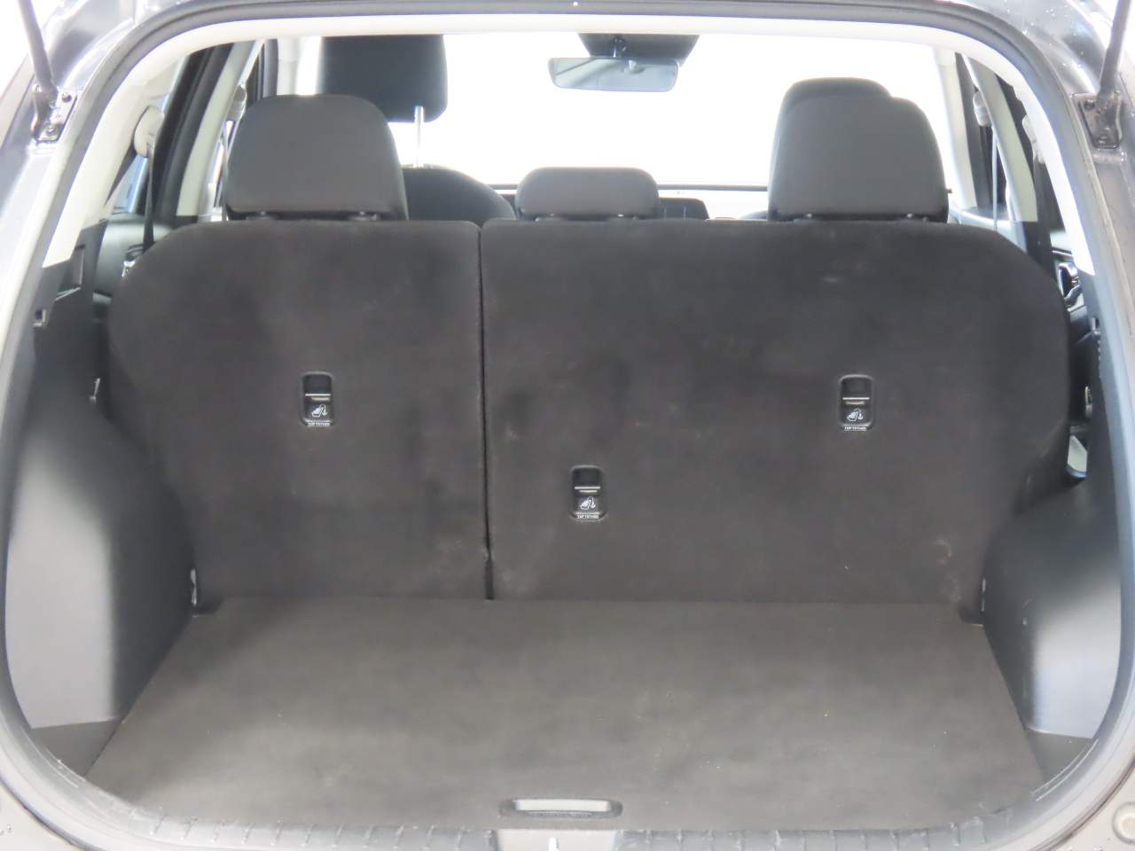 2024 Kia Sportage LX Image 8 of 18