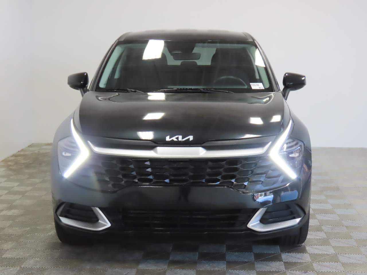 2024 Kia Sportage LX Image 2 of 18