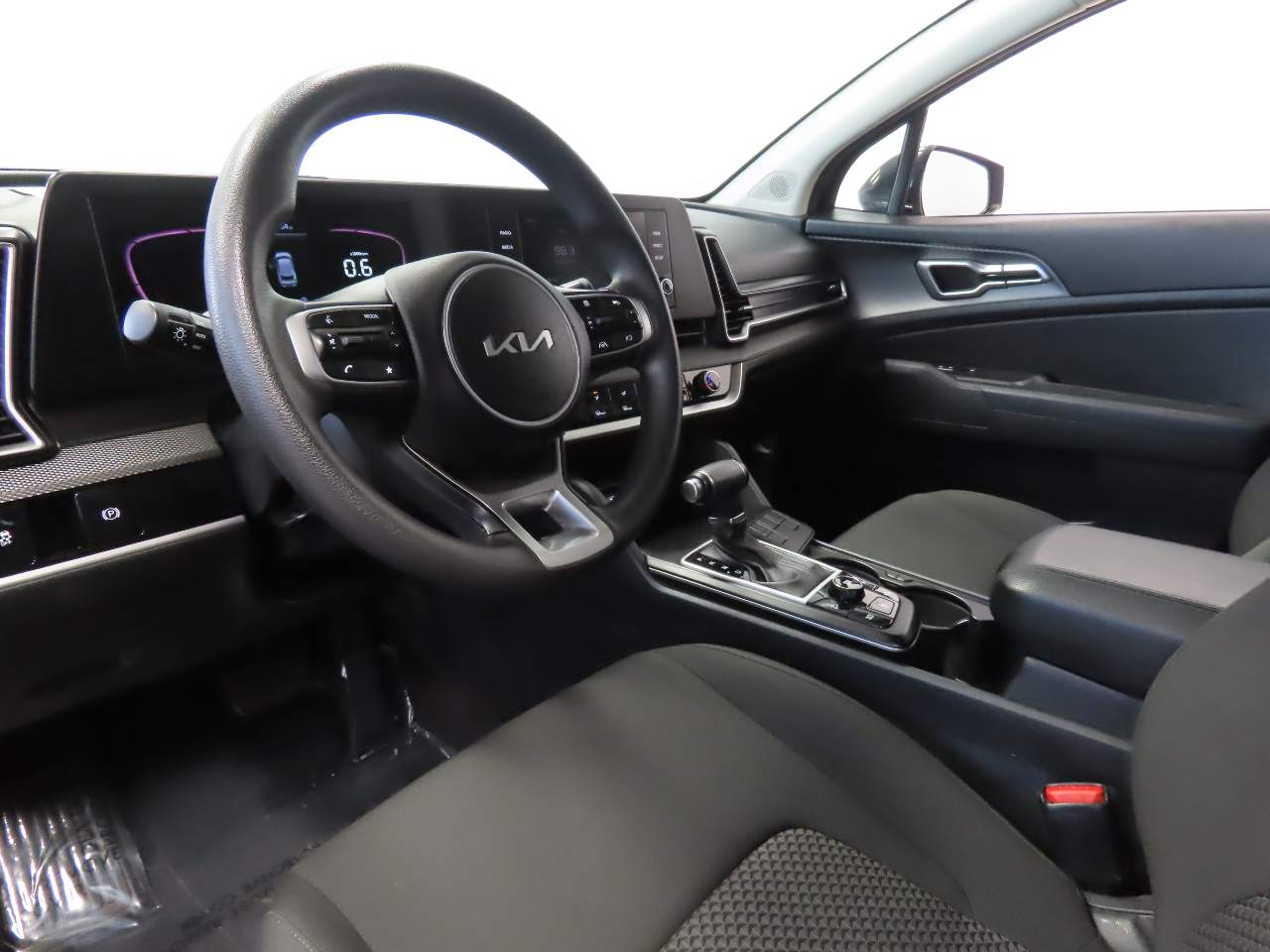 2024 Kia Sportage LX Image 11 of 18