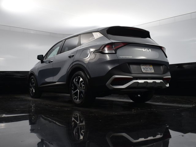 Vehicle image 26 of 41