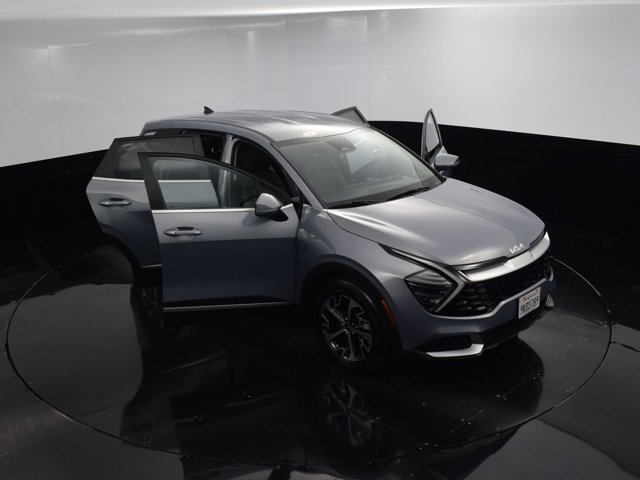 Vehicle image 9 of 41
