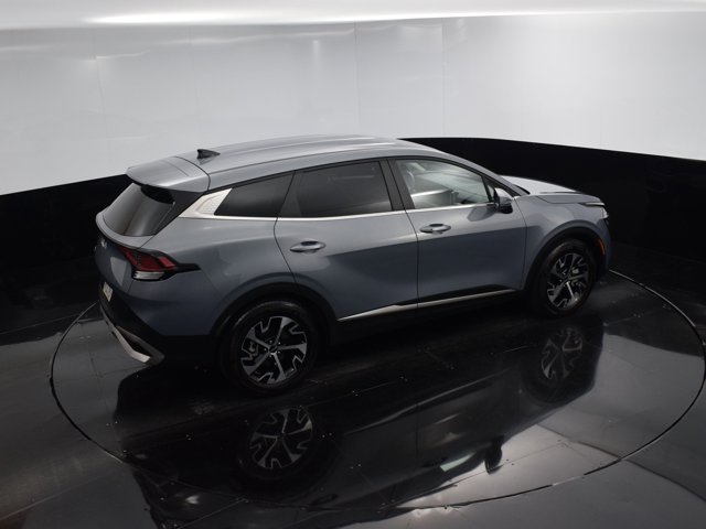 Vehicle image 21 of 41