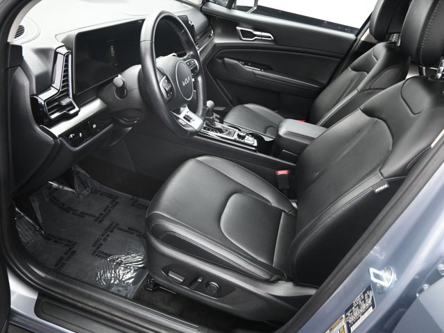 Vehicle image 37 of 41