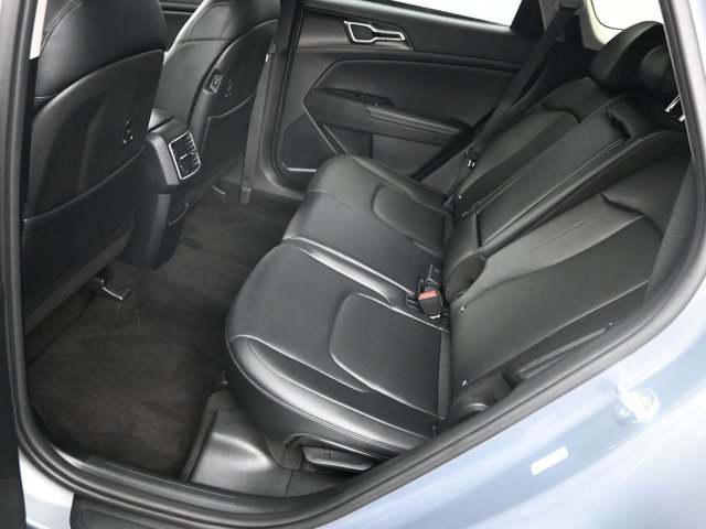 Vehicle image 36 of 41