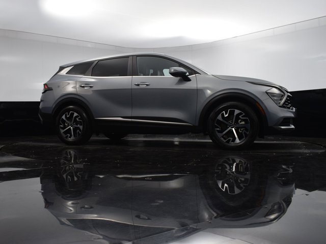 Vehicle image 15 of 41