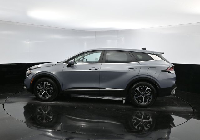 Vehicle image 31 of 41