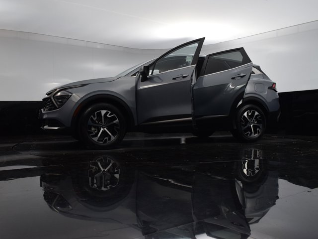 Vehicle image 2 of 41