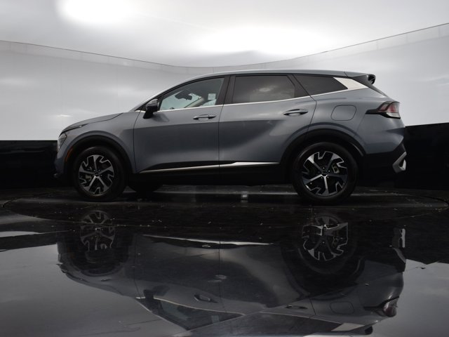 Vehicle image 32 of 41