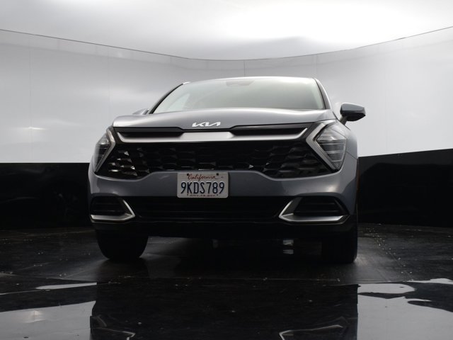 Vehicle image 4 of 41