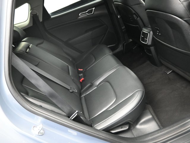 Vehicle image 38 of 41