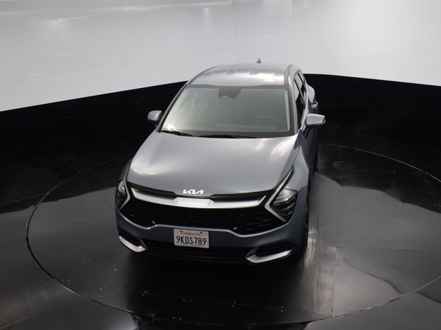 Vehicle image 7 of 41