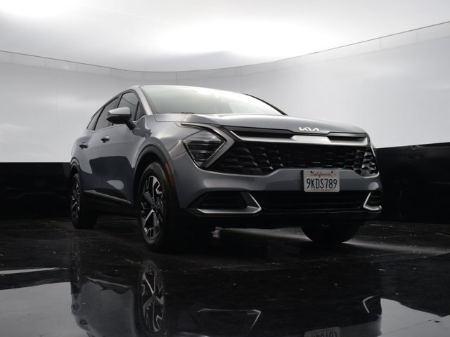 Vehicle image 10 of 41