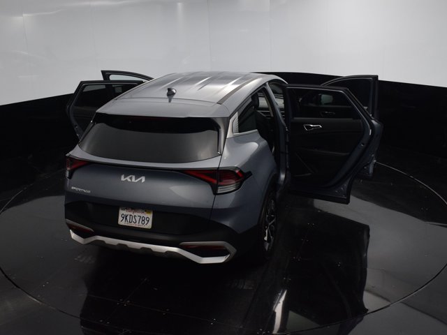 Vehicle image 18 of 41