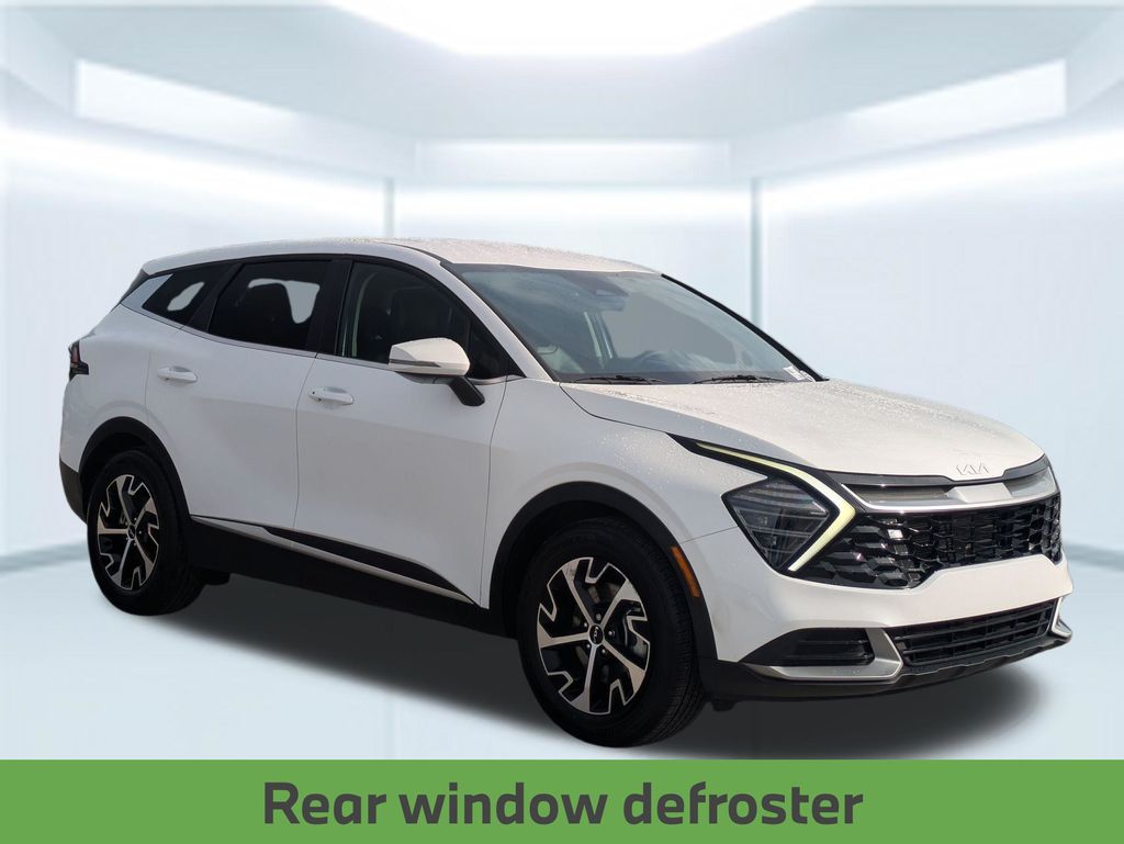 2024 Kia Sportage EX Image 2 of 33