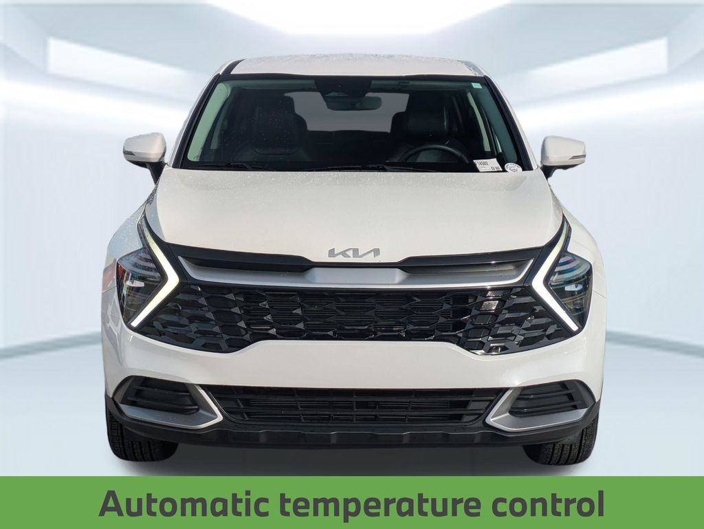 2024 Kia Sportage EX Image 3 of 33