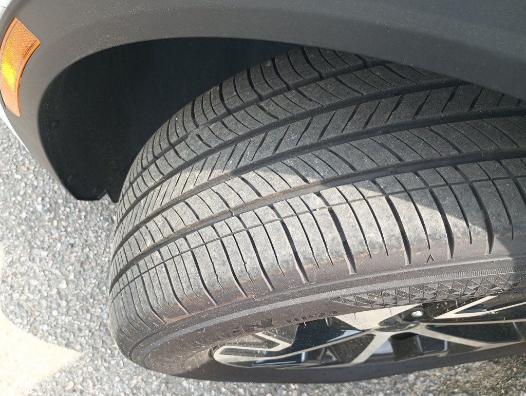 Vehicle image 28 of 30