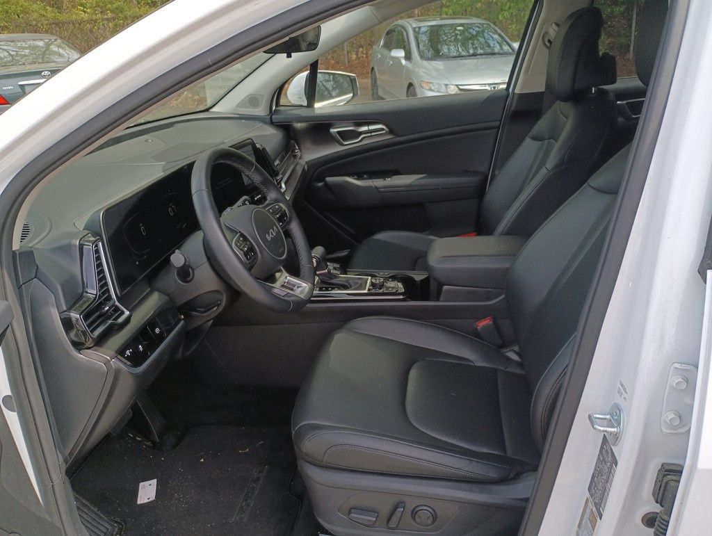 Vehicle image 10 of 30