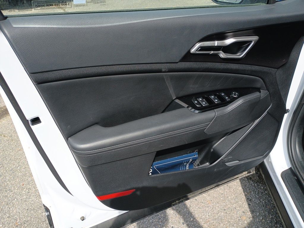 Vehicle image 11 of 30