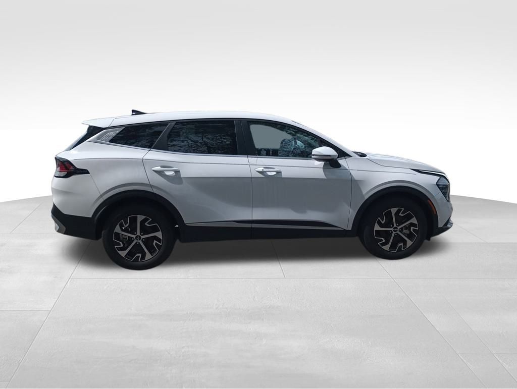 Vehicle image 4 of 30