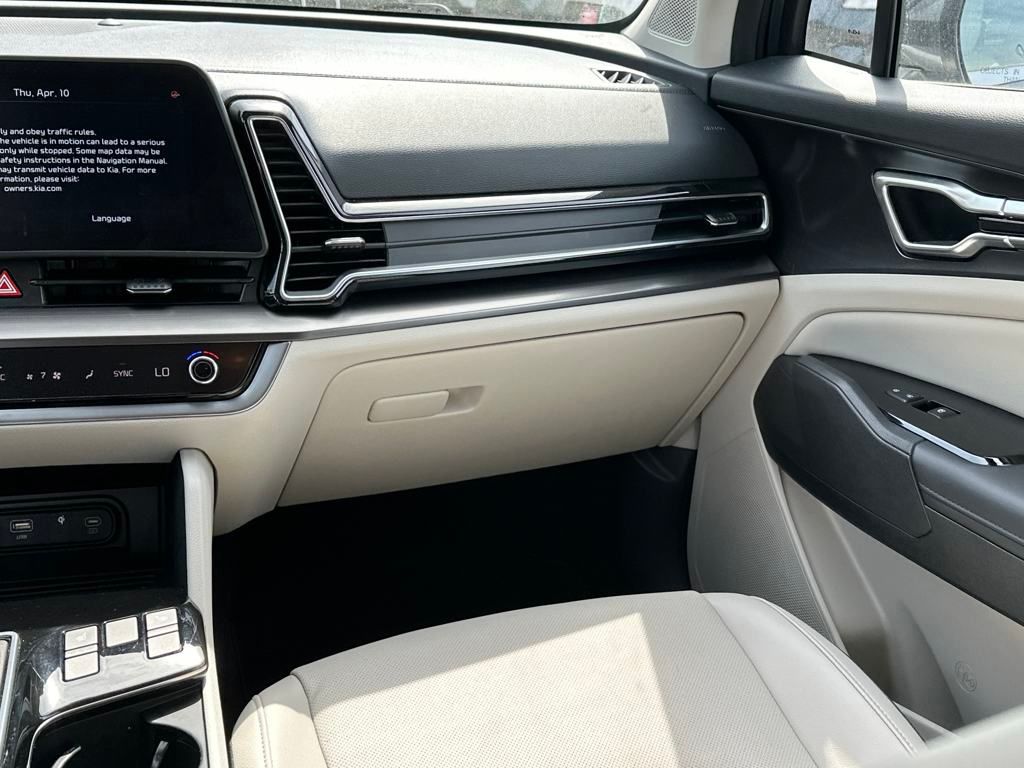 Vehicle image 11 of 22