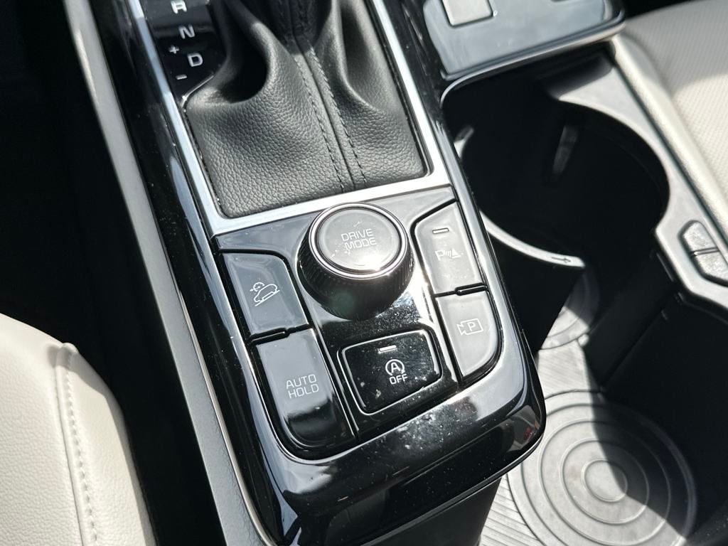 Vehicle image 19 of 22