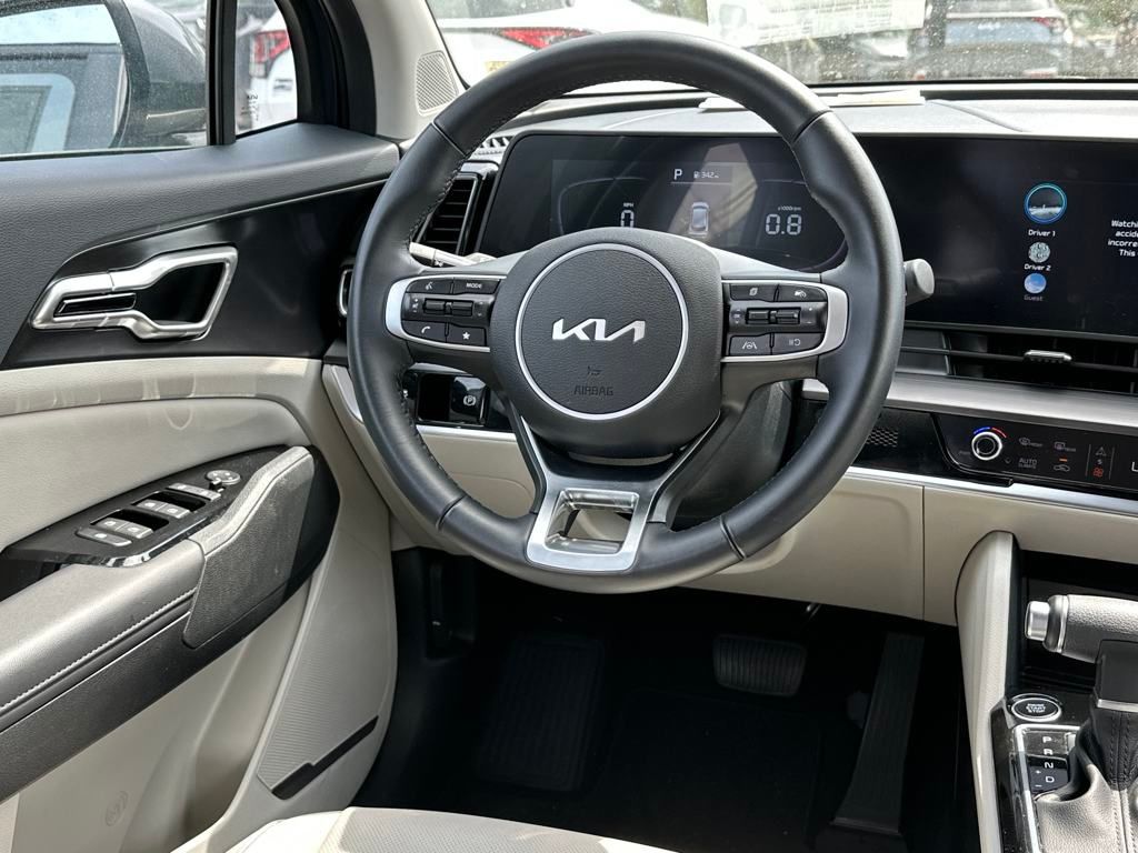 Vehicle image 12 of 22