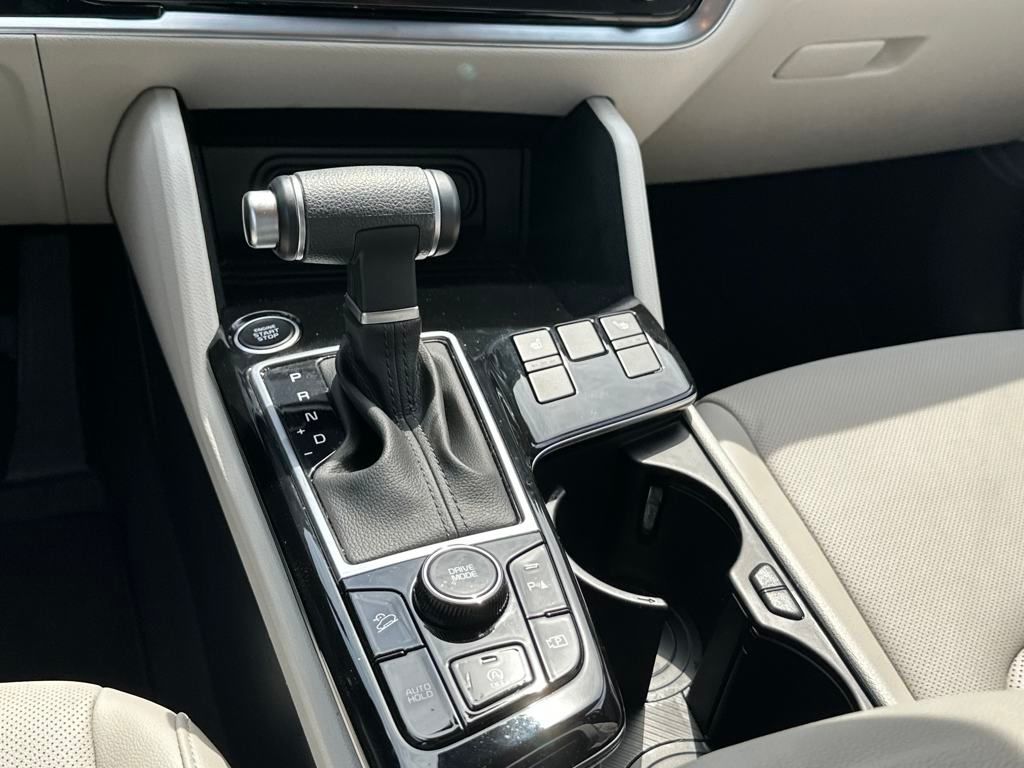 Vehicle image 18 of 22