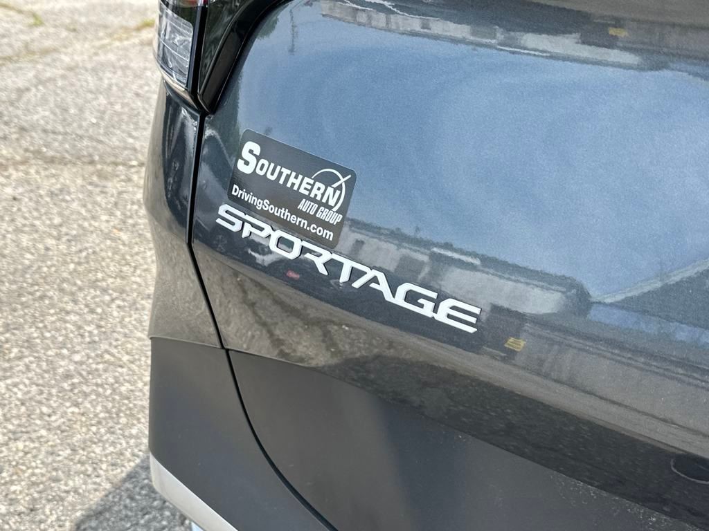 Vehicle image 8 of 22
