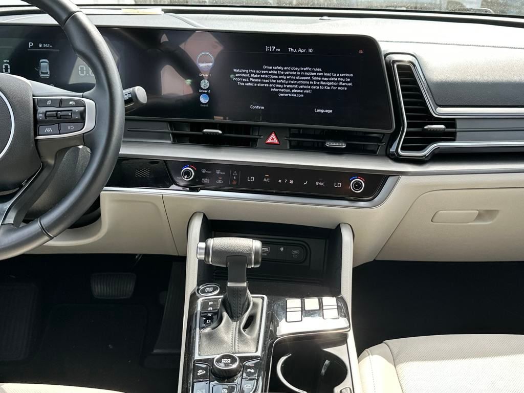 Vehicle image 10 of 22