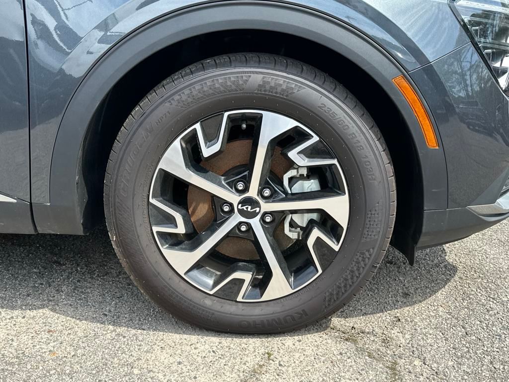 Vehicle image 6 of 22