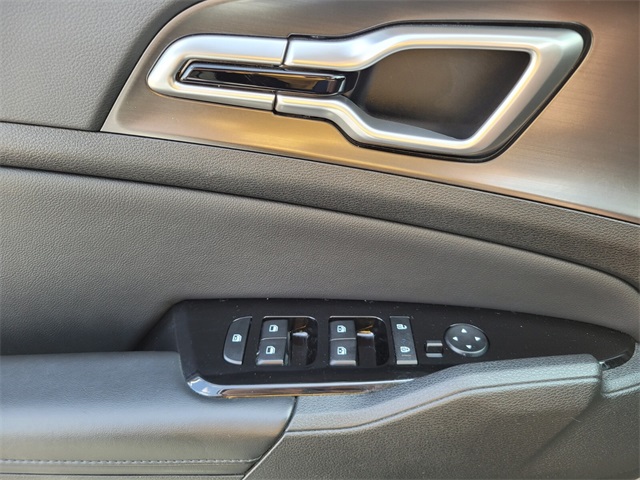 Vehicle image 24 of 25
