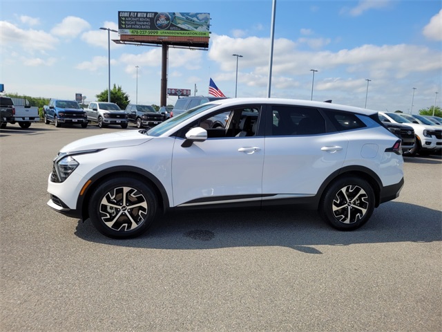 Vehicle image 8 of 25