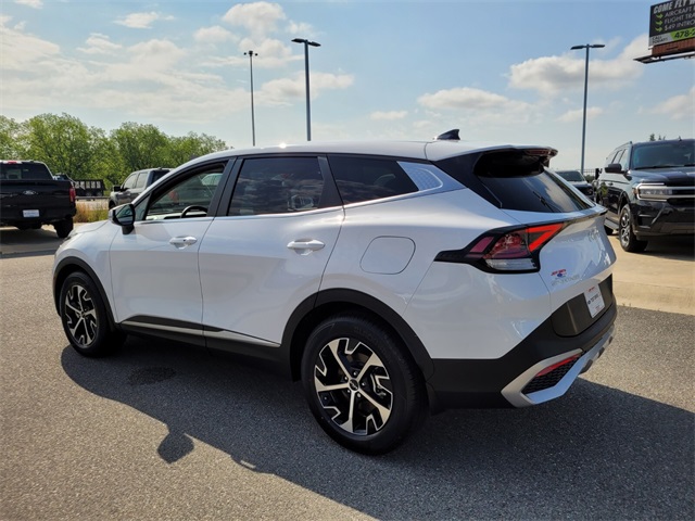 Vehicle image 7 of 25