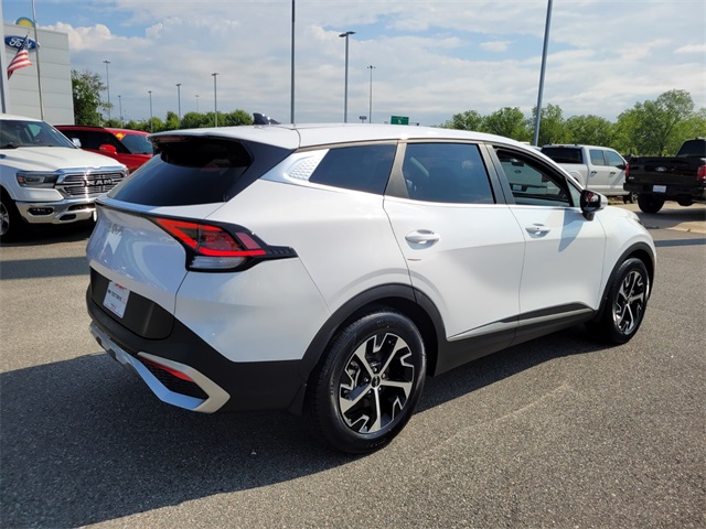 Vehicle image 5 of 25