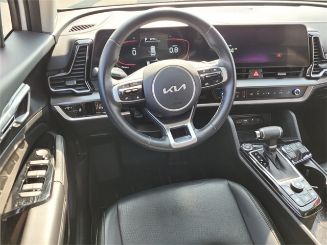 Vehicle image 11 of 25