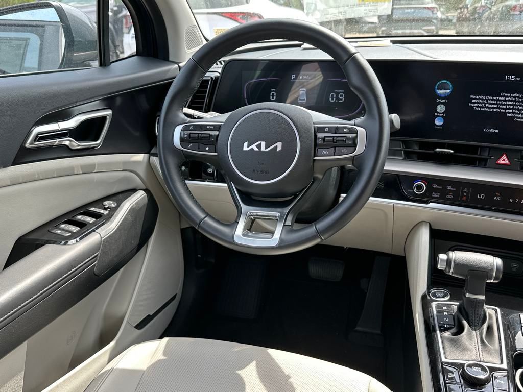 Vehicle image 12 of 21